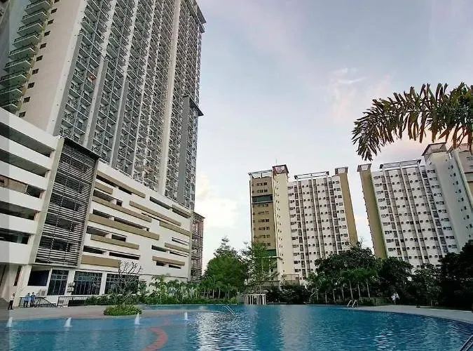 Golf View With Balcony, Wi Fi & Pool Near It Park Cebu