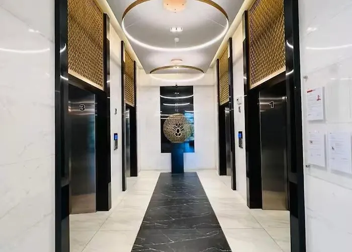 Golf View With Balcony, Wi Fi & Pool Near It Park Aparthotel